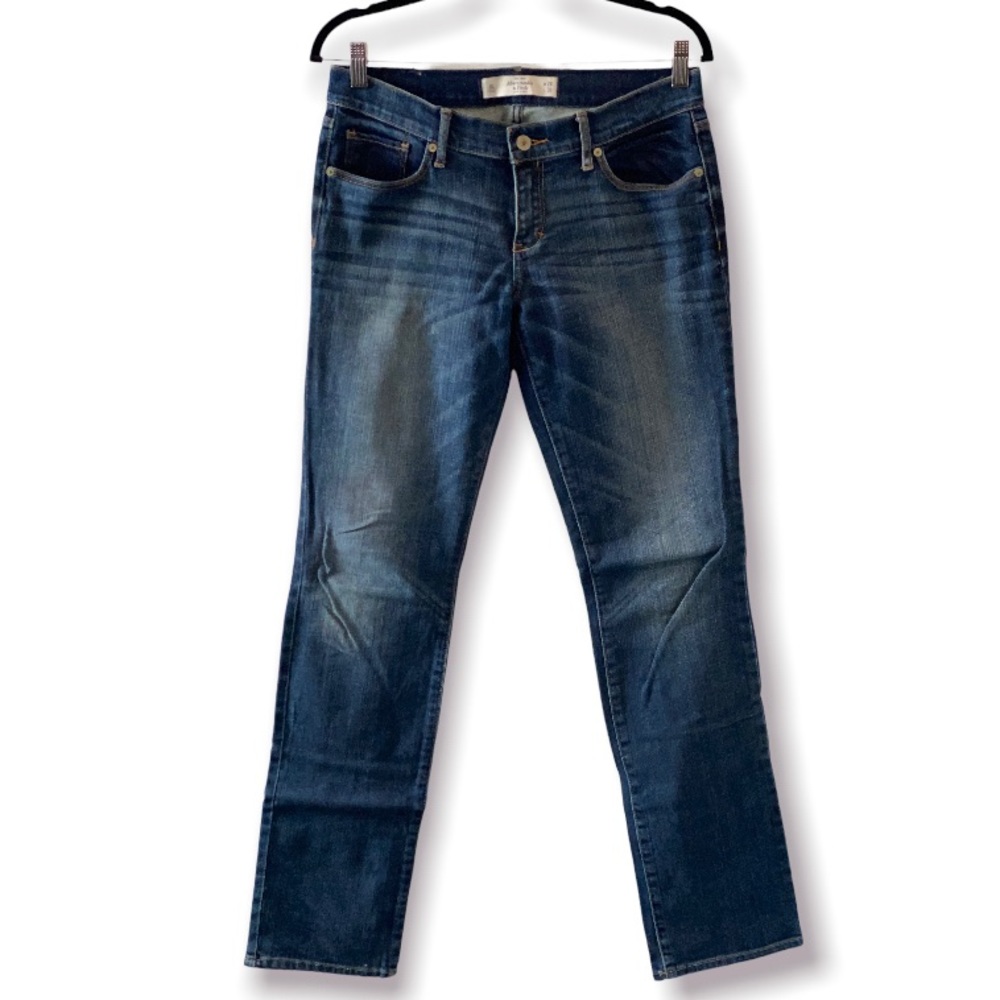 Abercrombie & Fitch size 6 Long dark wash straight leg